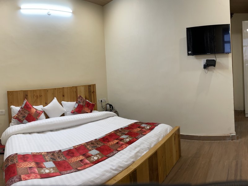 Hotel Himashray — Himalayan Retreat